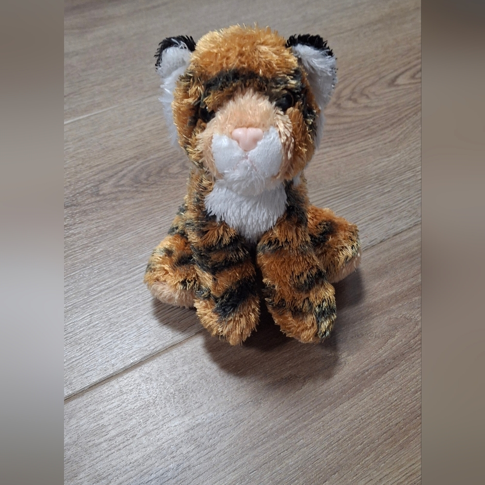 Aurora Tiger Plush. In Good  pre-owned.